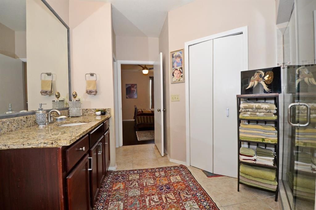 For Sale: $199,000 (1 beds, 1 baths, 821 Square Feet)