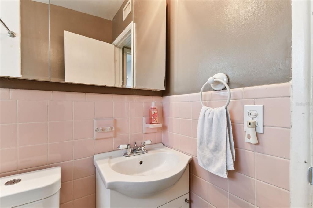 For Sale: $350,000 (3 beds, 1 baths, 1531 Square Feet)