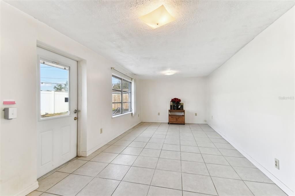 For Sale: $350,000 (3 beds, 1 baths, 1531 Square Feet)