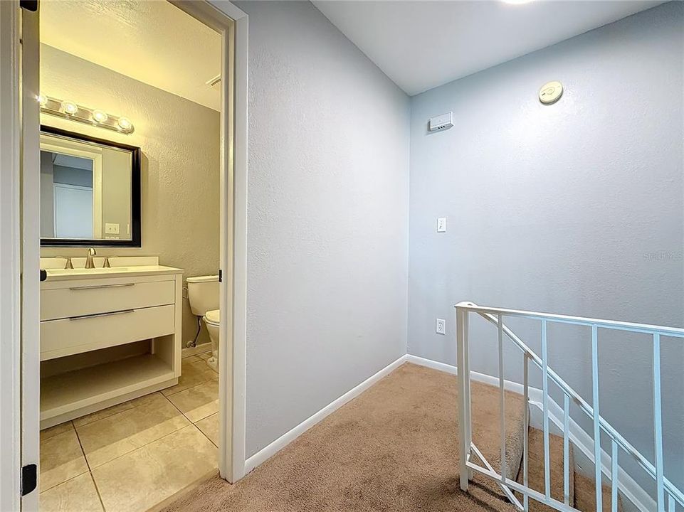 For Rent: $1,750 (2 beds, 1 baths, 909 Square Feet)