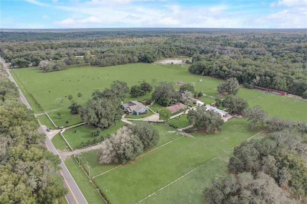 20 acre estate and wedding venue in beautiful Eustis Florida