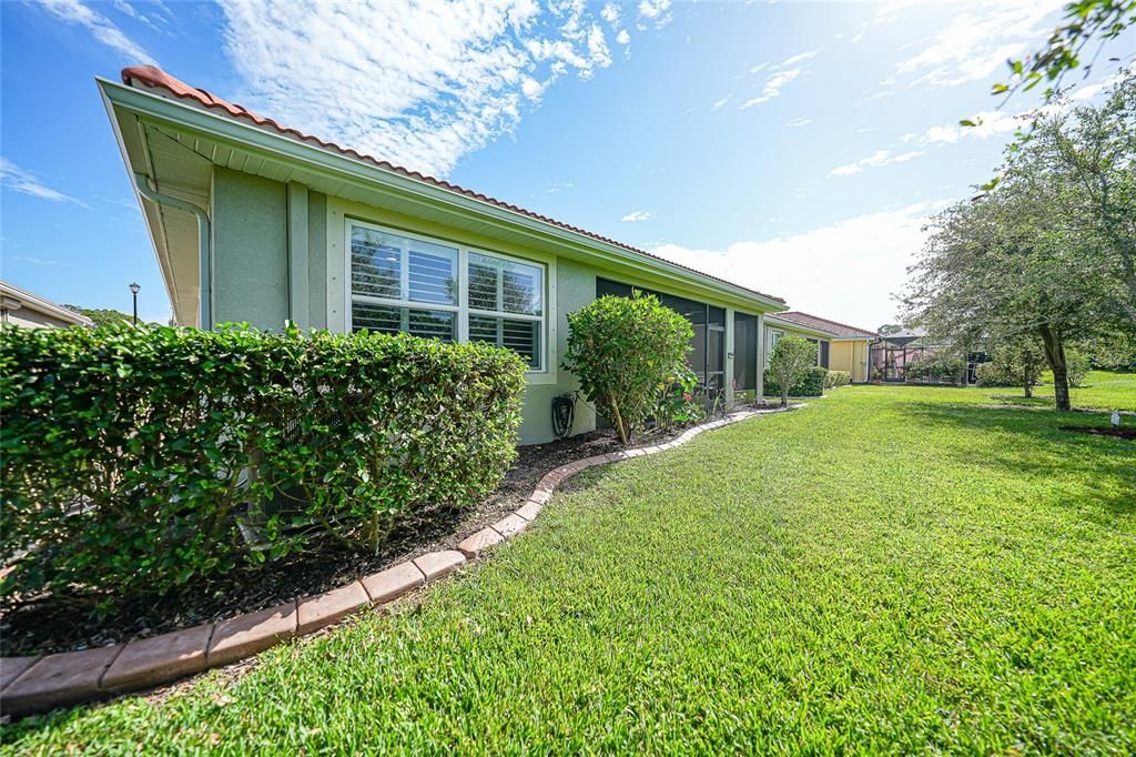 For Sale: $514,000 (3 beds, 2 baths, 1984 Square Feet)