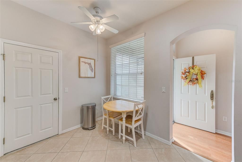 For Sale: $337,900 (2 beds, 2 baths, 1272 Square Feet)