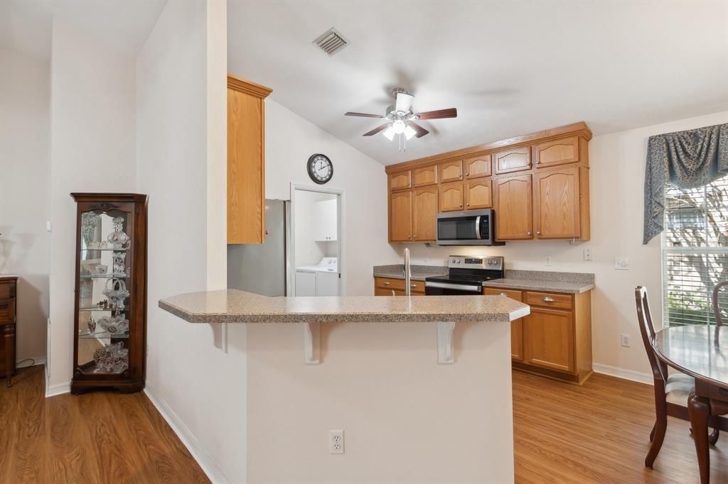 For Sale: $390,000 (3 beds, 2 baths, 1660 Square Feet)