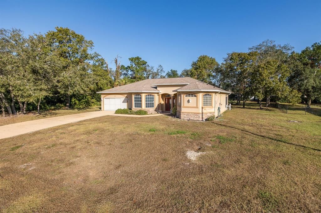 For Sale: $399,900 (3 beds, 2 baths, 2327 Square Feet)