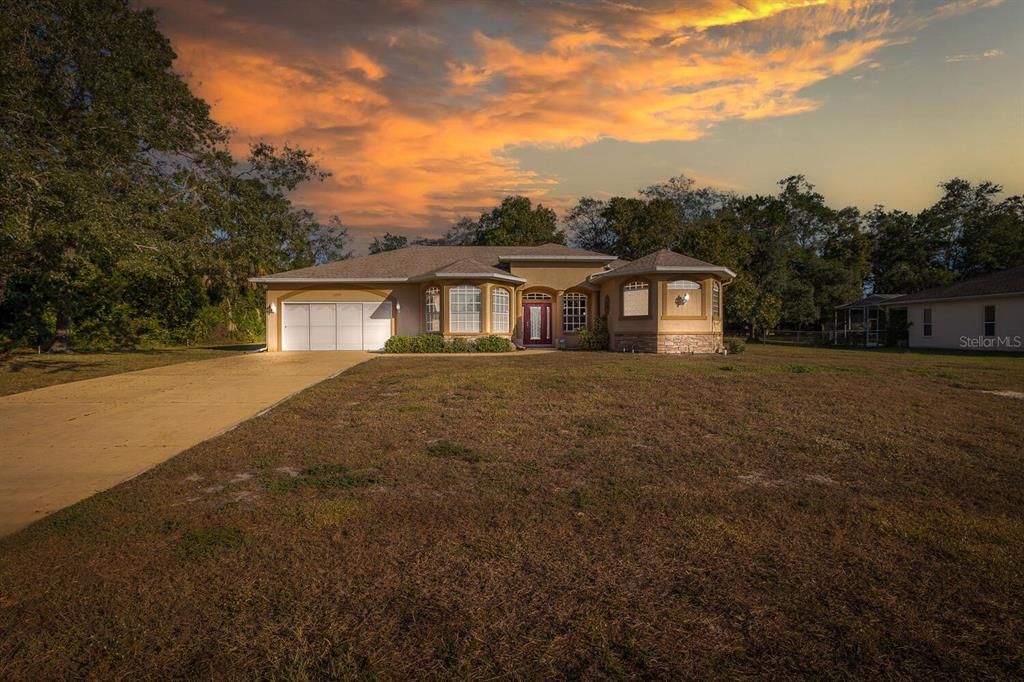 For Sale: $399,900 (3 beds, 2 baths, 2327 Square Feet)