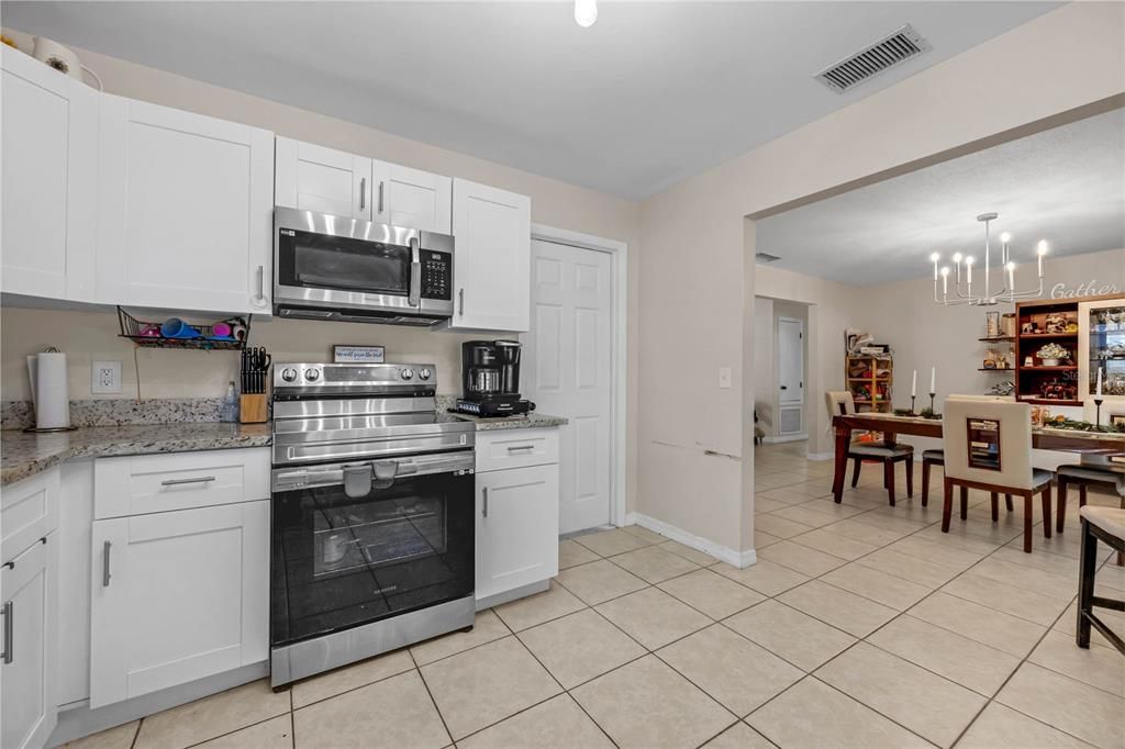 For Sale: $371,000 (3 beds, 2 baths, 1313 Square Feet)