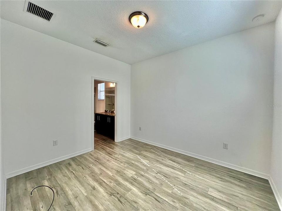 For Rent: $2,200 (3 beds, 2 baths, 1242 Square Feet)