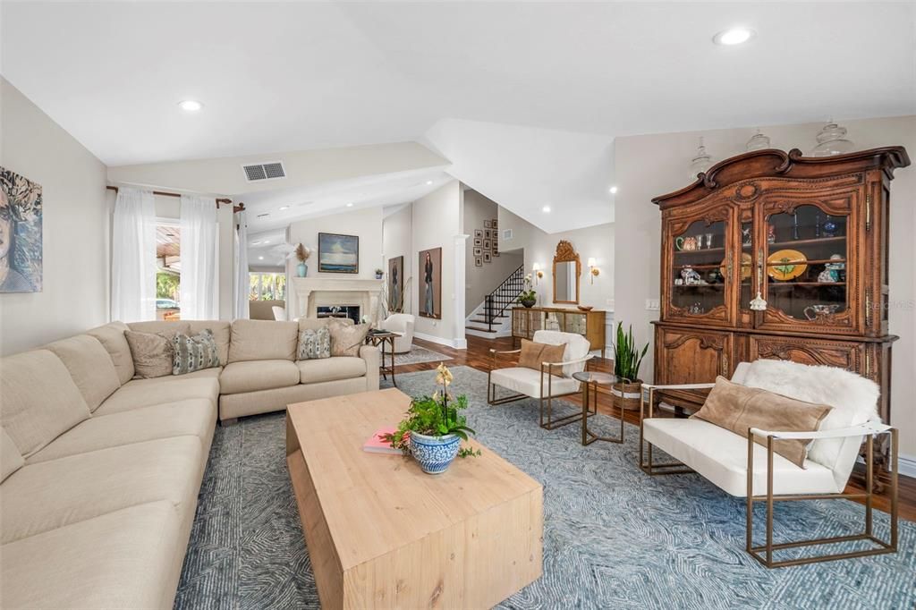 For Sale: $2,895,000 (5 beds, 5 baths, 4362 Square Feet)