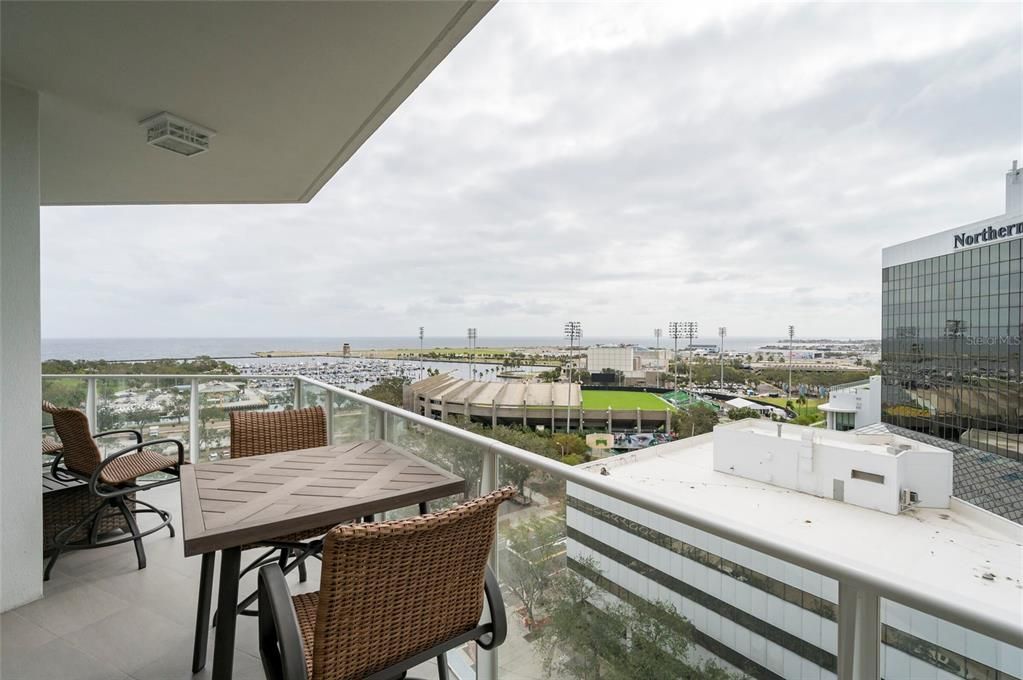 For Sale: $1,279,000 (2 beds, 2 baths, 1269 Square Feet)