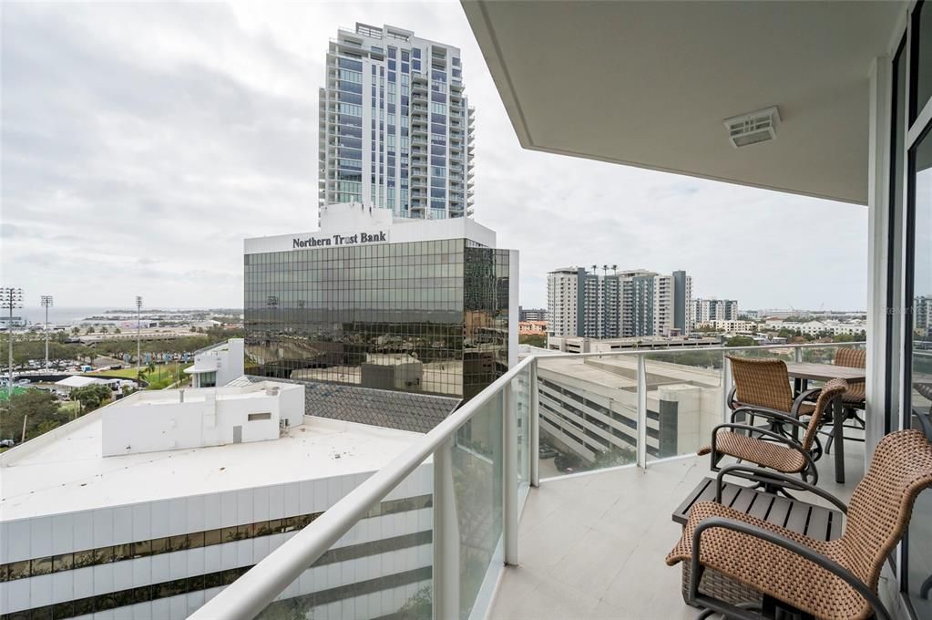 For Sale: $1,279,000 (2 beds, 2 baths, 1269 Square Feet)