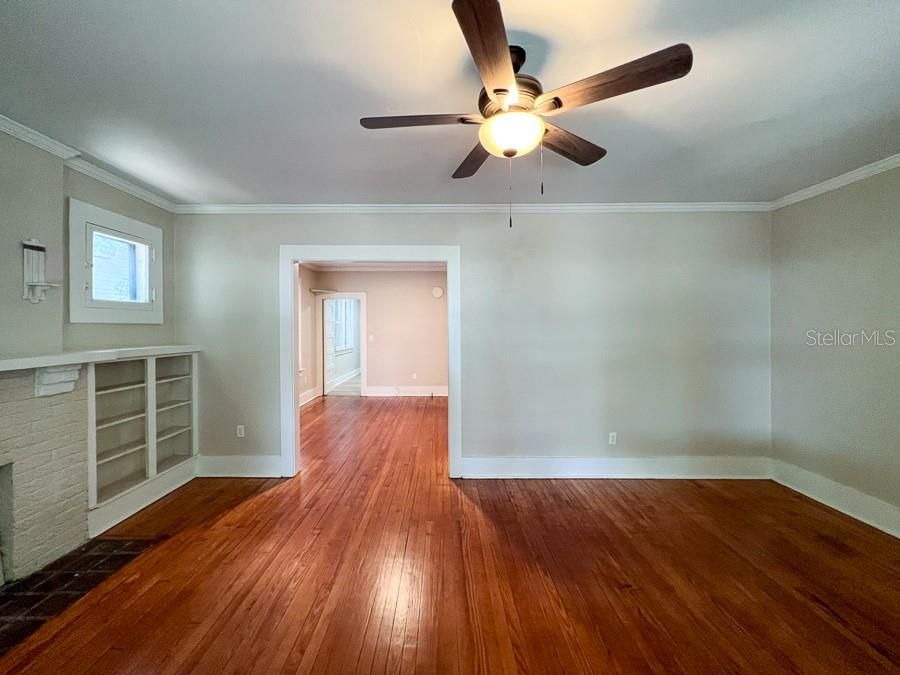 For Rent: $1,700 (2 beds, 1 baths, 1014 Square Feet)