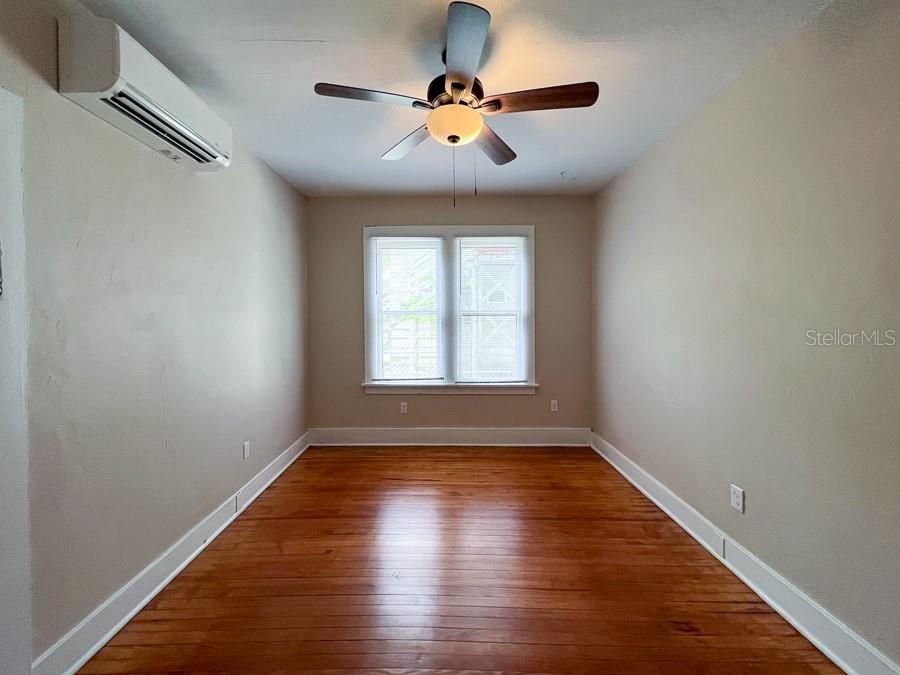 For Rent: $1,700 (2 beds, 1 baths, 1014 Square Feet)