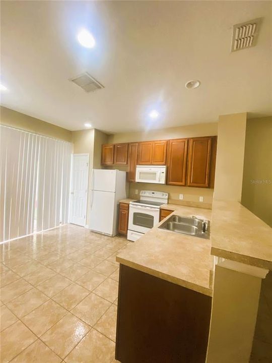 For Rent: $2,050 (3 beds, 3 baths, 1362 Square Feet)