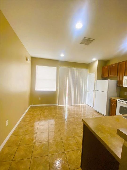 For Rent: $2,050 (3 beds, 3 baths, 1362 Square Feet)