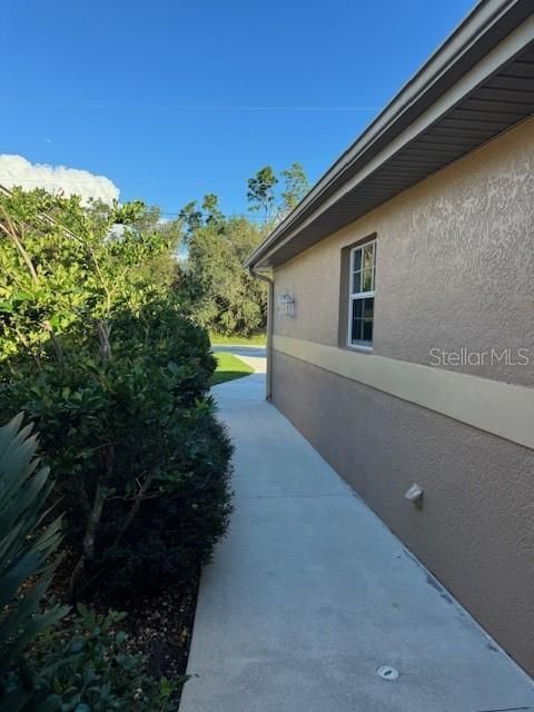 FRONT ENTRANCE - WALKWAY TO FRONT DOOR