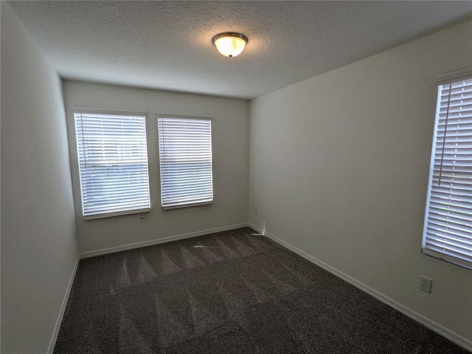 For Rent: $2,095 (3 beds, 2 baths, 1570 Square Feet)