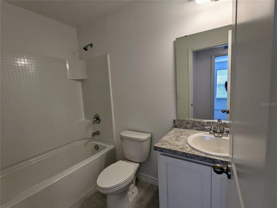 For Rent: $2,095 (3 beds, 2 baths, 1570 Square Feet)