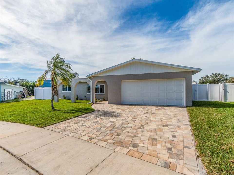 For Sale: $629,900 (3 beds, 2 baths, 1356 Square Feet)