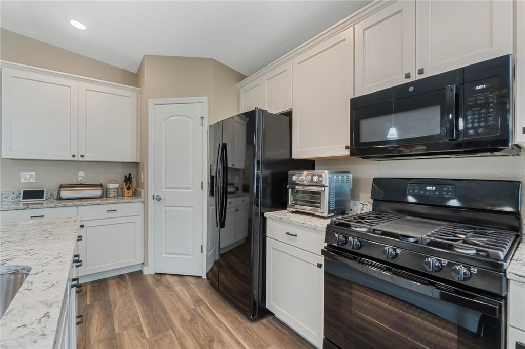 For Sale: $345,000 (2 beds, 2 baths, 1584 Square Feet)