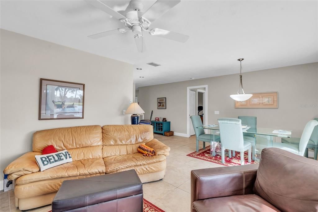 For Sale: $295,000 (2 beds, 2 baths, 1048 Square Feet)