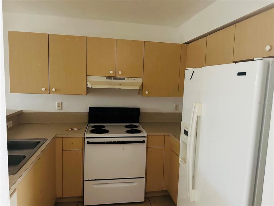 For Rent: $2,200 (2 beds, 2 baths, 1032 Square Feet)