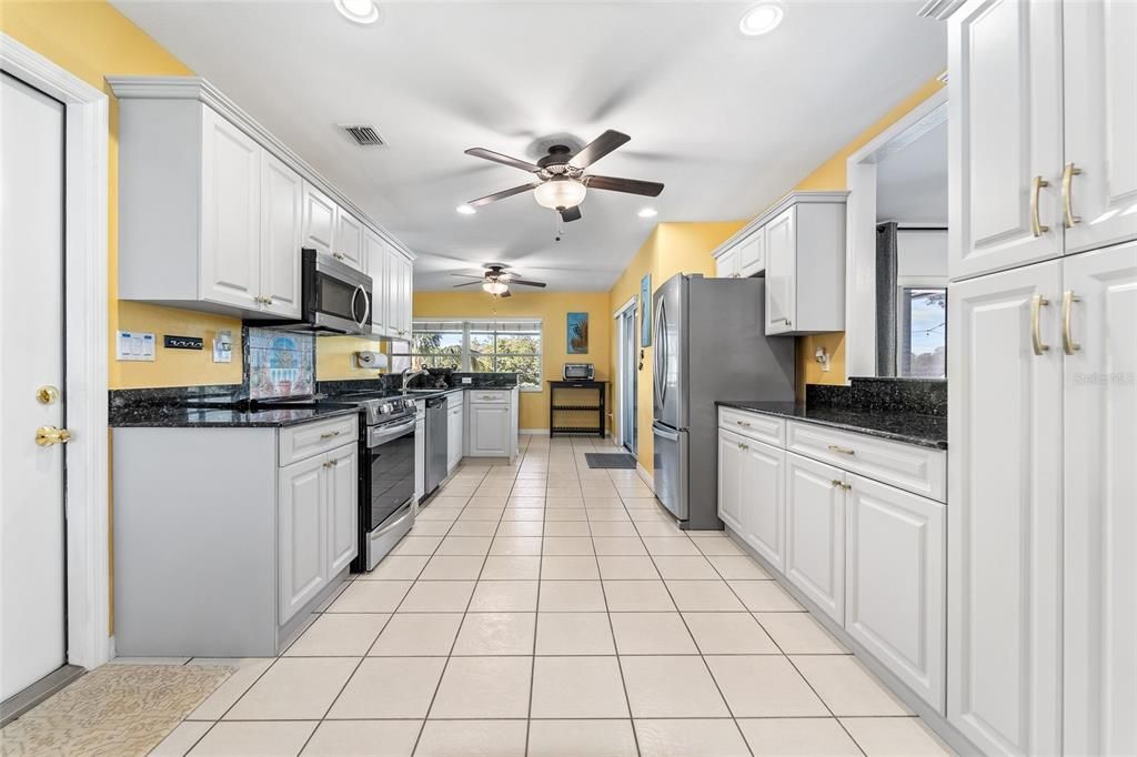 For Sale: $795,000 (4 beds, 2 baths, 1712 Square Feet)