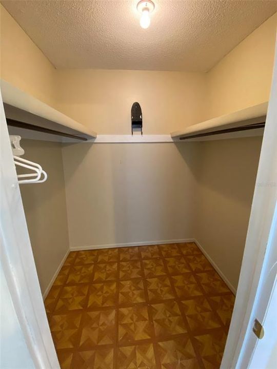 For Rent: $1,299 (1 beds, 1 baths, 796 Square Feet)