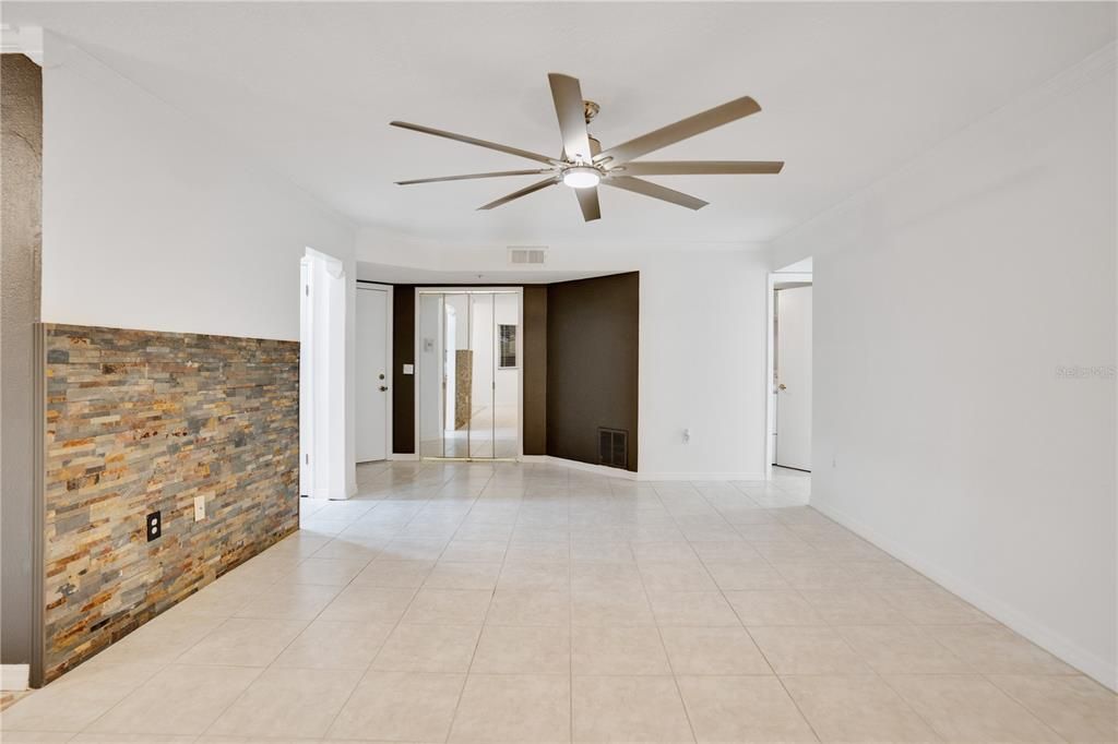 Spacious Living area with Coat Closet