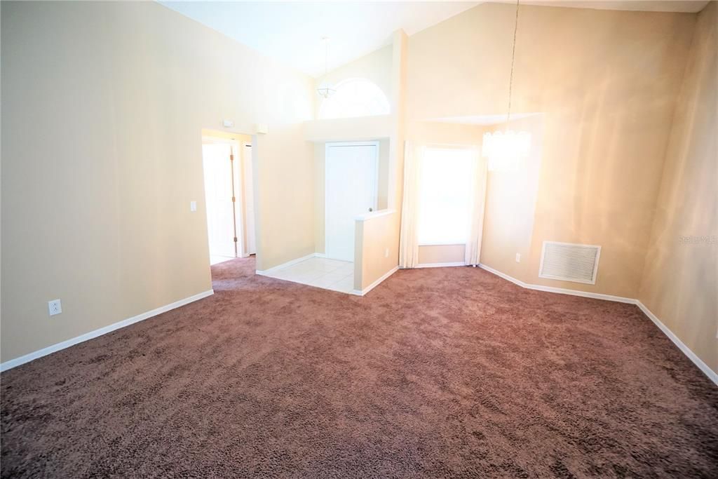 For Rent: $2,300 (3 beds, 2 baths, 1558 Square Feet)