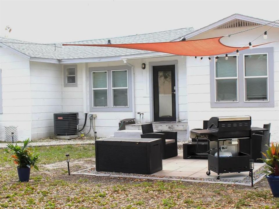 For Sale: $279,900 (3 beds, 1 baths, 1049 Square Feet)