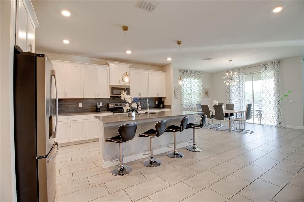 Kitchen / Dining Area