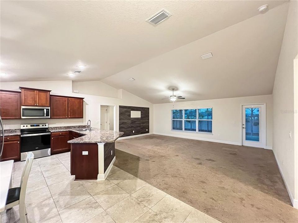 For Sale: $299,000 (3 beds, 2 baths, 1543 Square Feet)