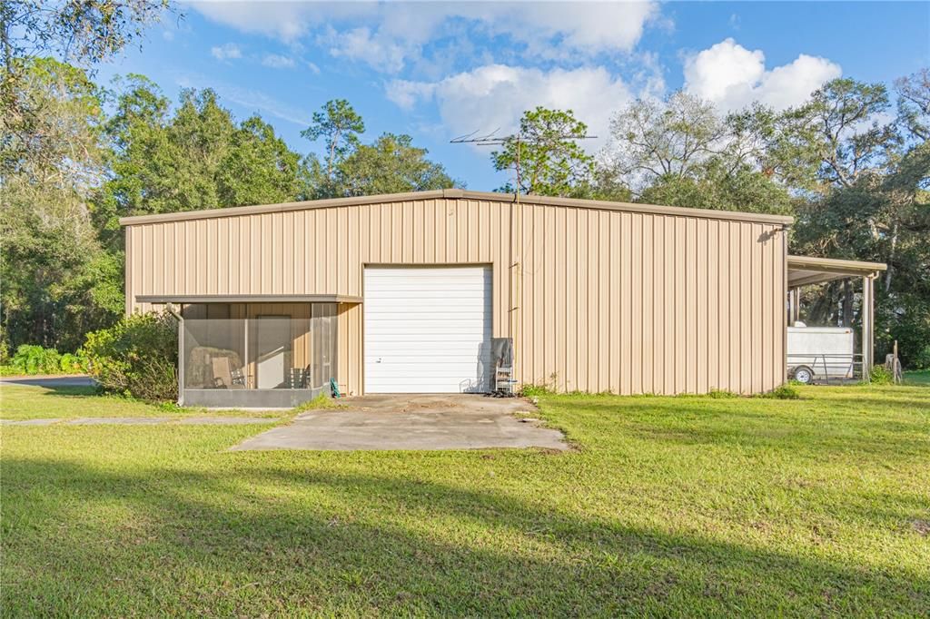 Side View with 2nd Screen Porch off Office area.