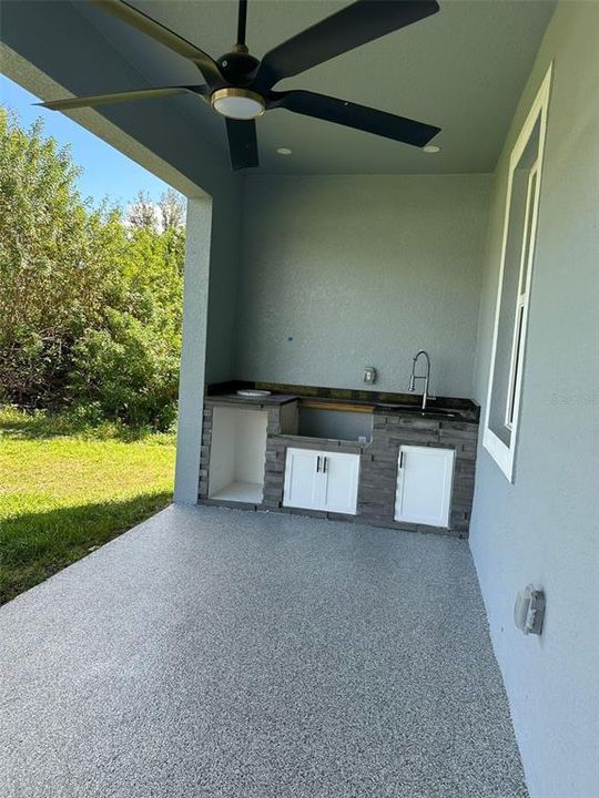 Outdoor kitchen on lanai