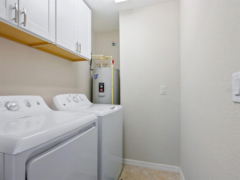 For Sale: $485,000 (2 beds, 2 baths, 1569 Square Feet)