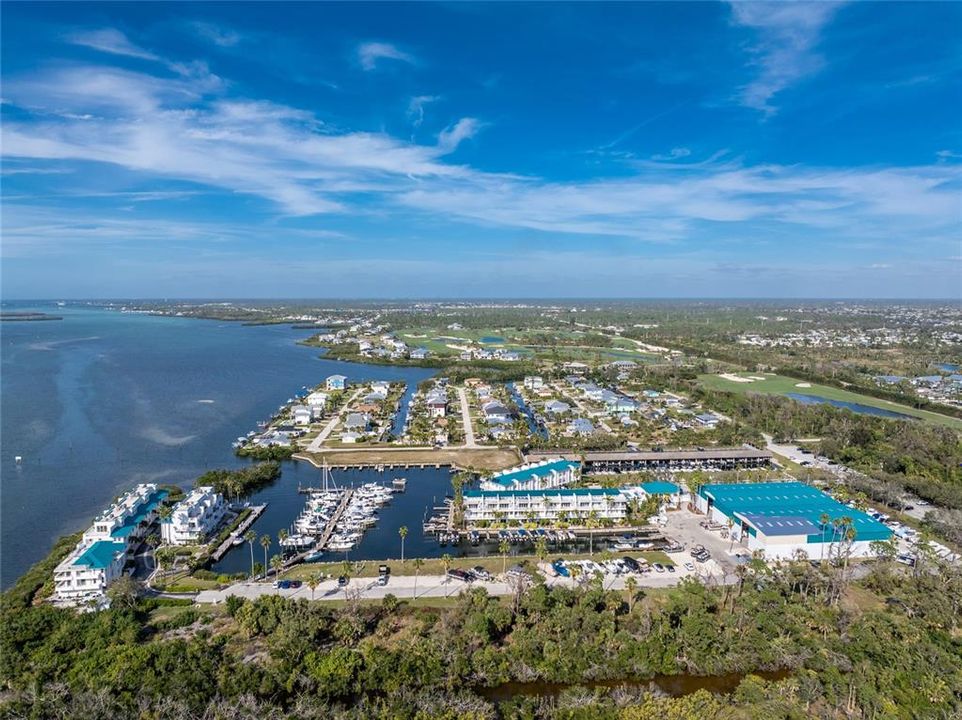 Condo with West Facing views of sunsets and Palm Island