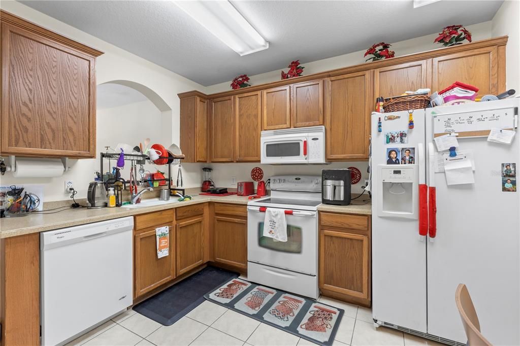 For Sale: $259,900 (2 beds, 2 baths, 1240 Square Feet)