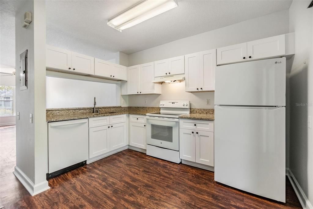 For Sale: $220,000 (2 beds, 1 baths, 1110 Square Feet)