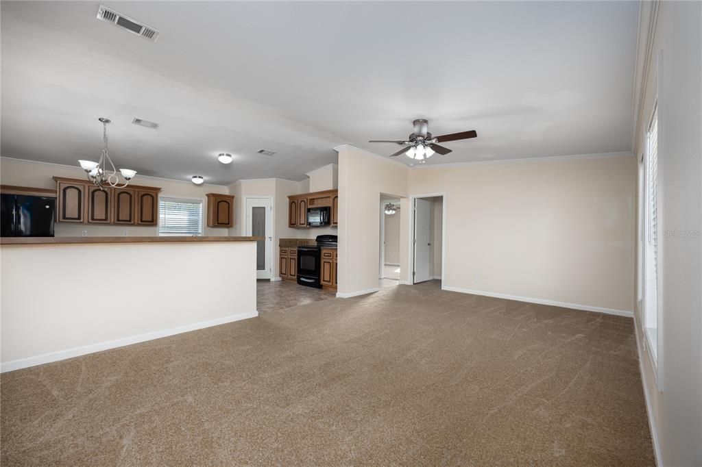 For Sale: $198,700 (3 beds, 2 baths, 1350 Square Feet)