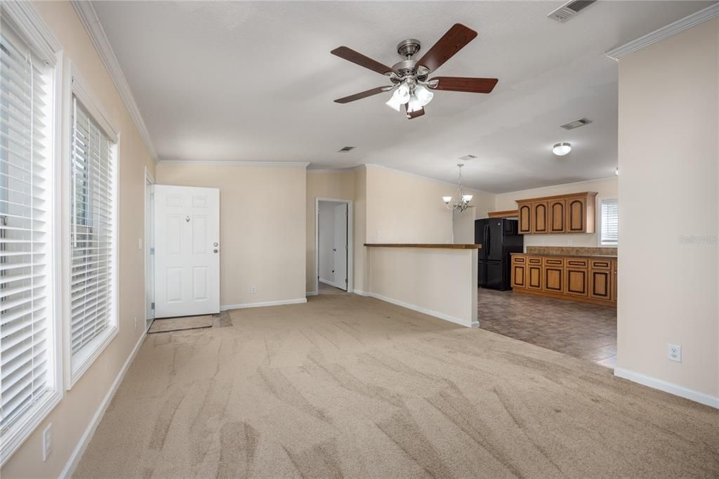 For Sale: $198,700 (3 beds, 2 baths, 1350 Square Feet)