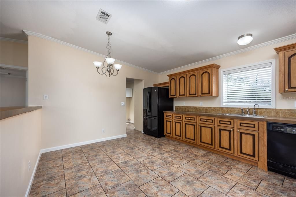 For Sale: $198,700 (3 beds, 2 baths, 1350 Square Feet)