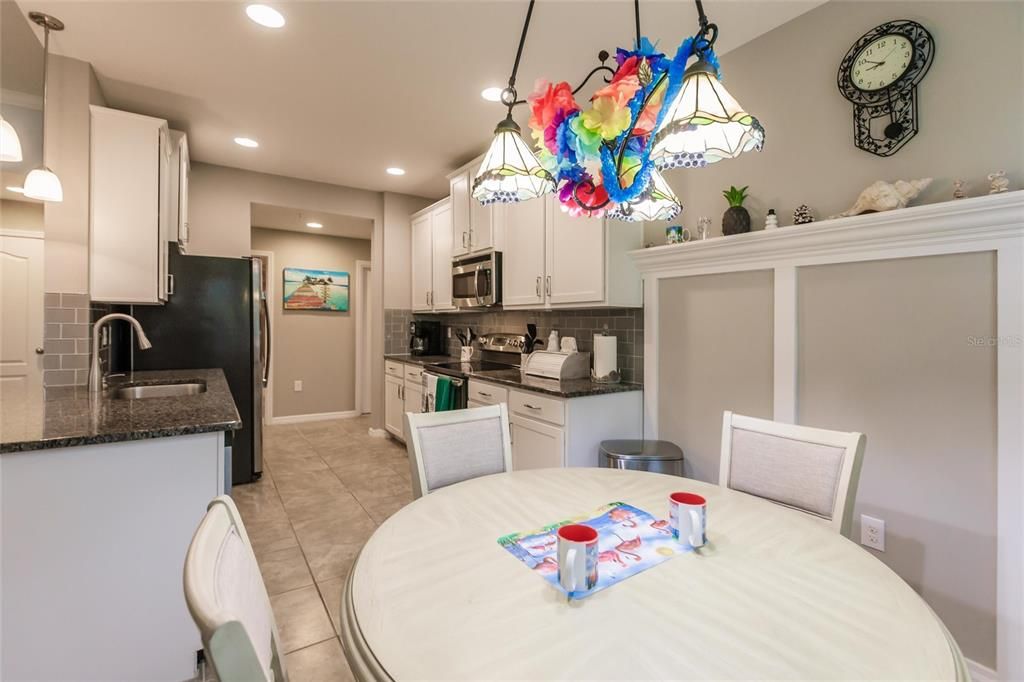 For Sale: $364,900 (2 beds, 2 baths, 1397 Square Feet)