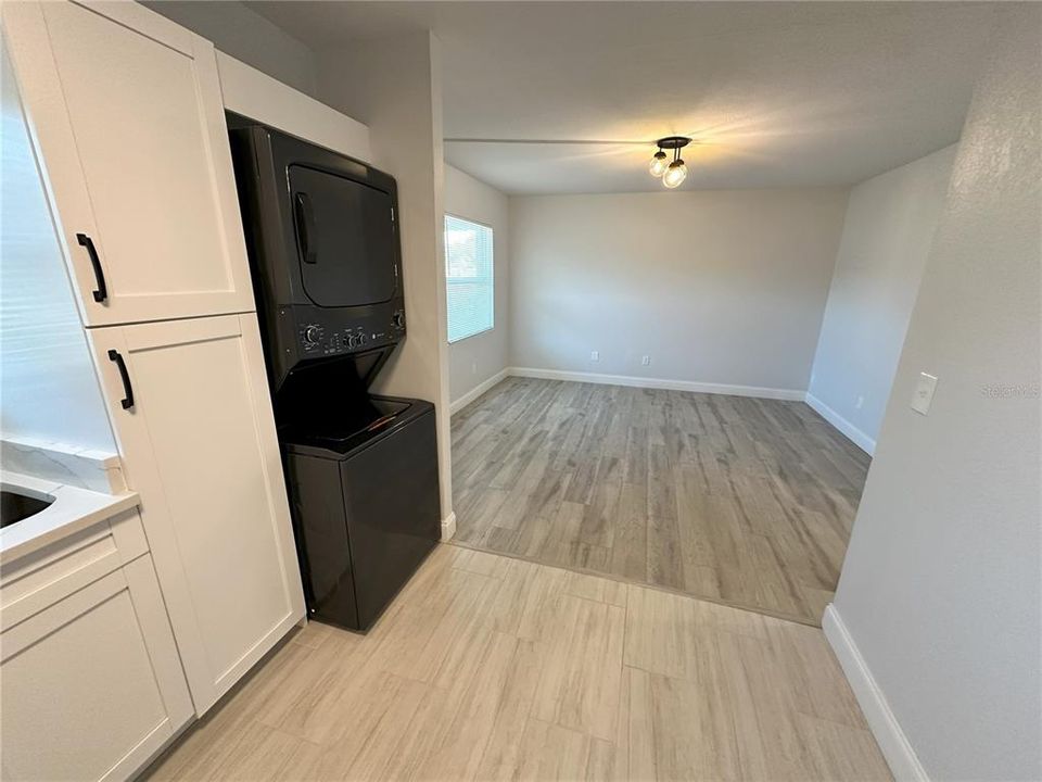 For Rent: $1,750 (2 beds, 1 baths, 850 Square Feet)