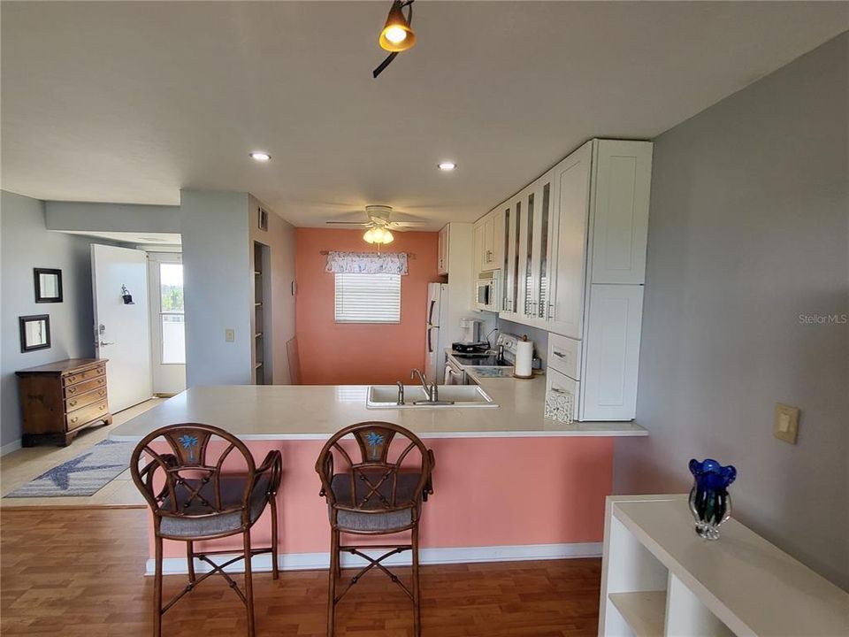 For Rent: $1,850 (2 beds, 2 baths, 1008 Square Feet)