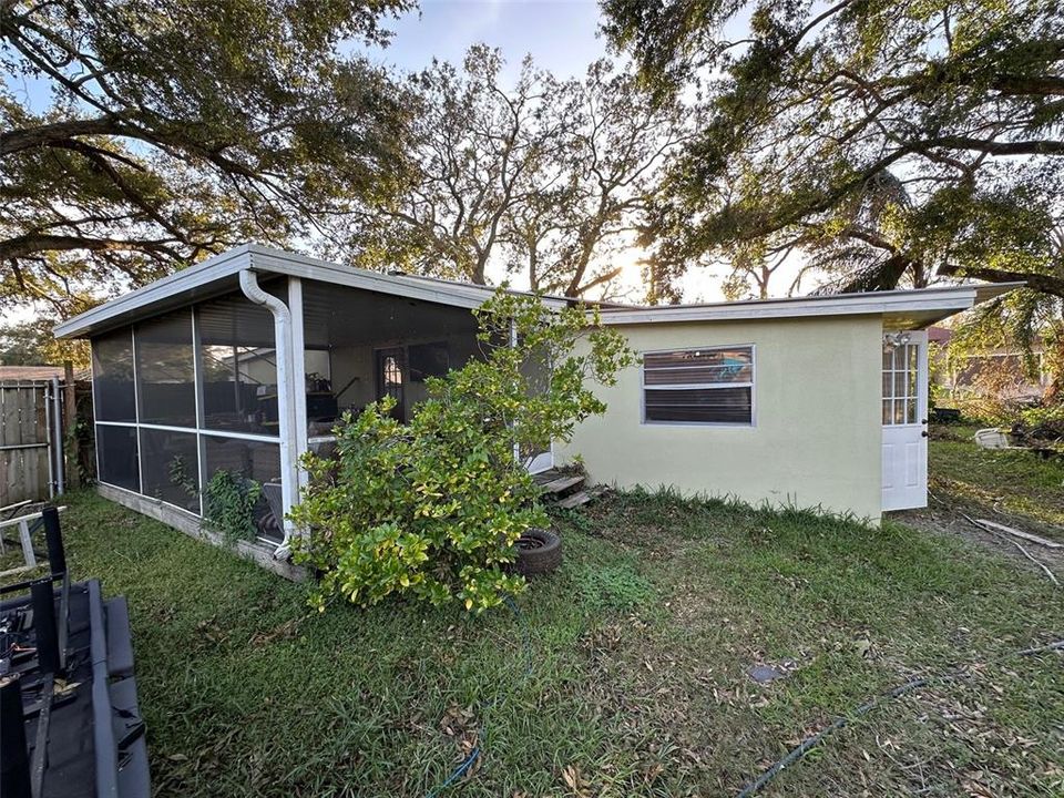 For Sale: $250,000 (4 beds, 2 baths, 1500 Square Feet)