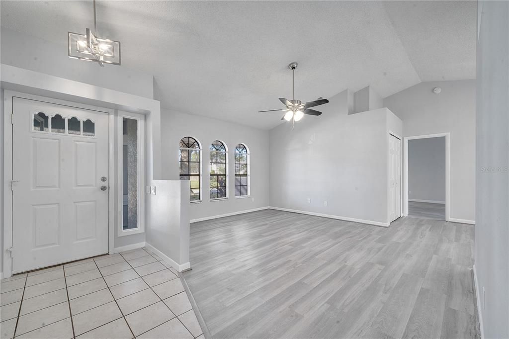 For Sale: $329,900 (3 beds, 2 baths, 1715 Square Feet)