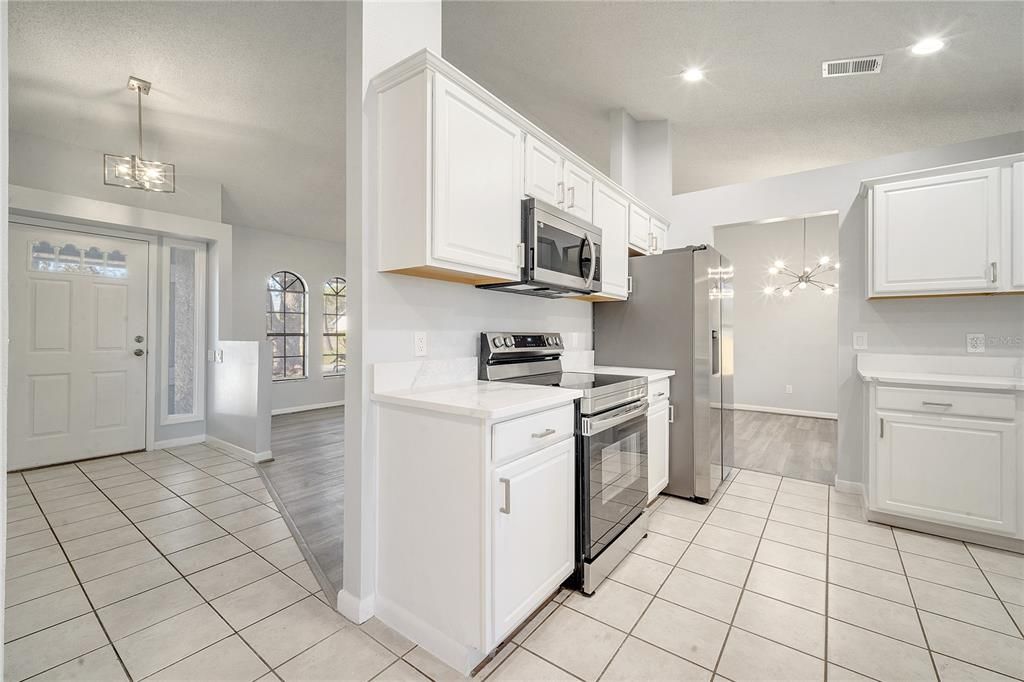 For Sale: $329,900 (3 beds, 2 baths, 1715 Square Feet)