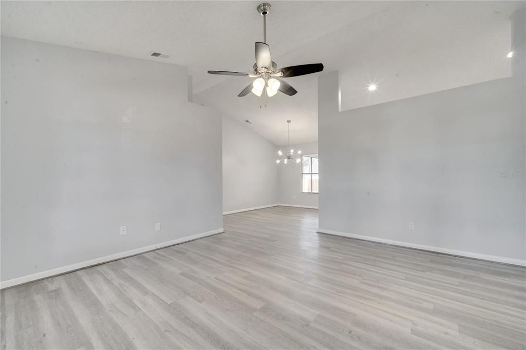 For Sale: $329,900 (3 beds, 2 baths, 1715 Square Feet)