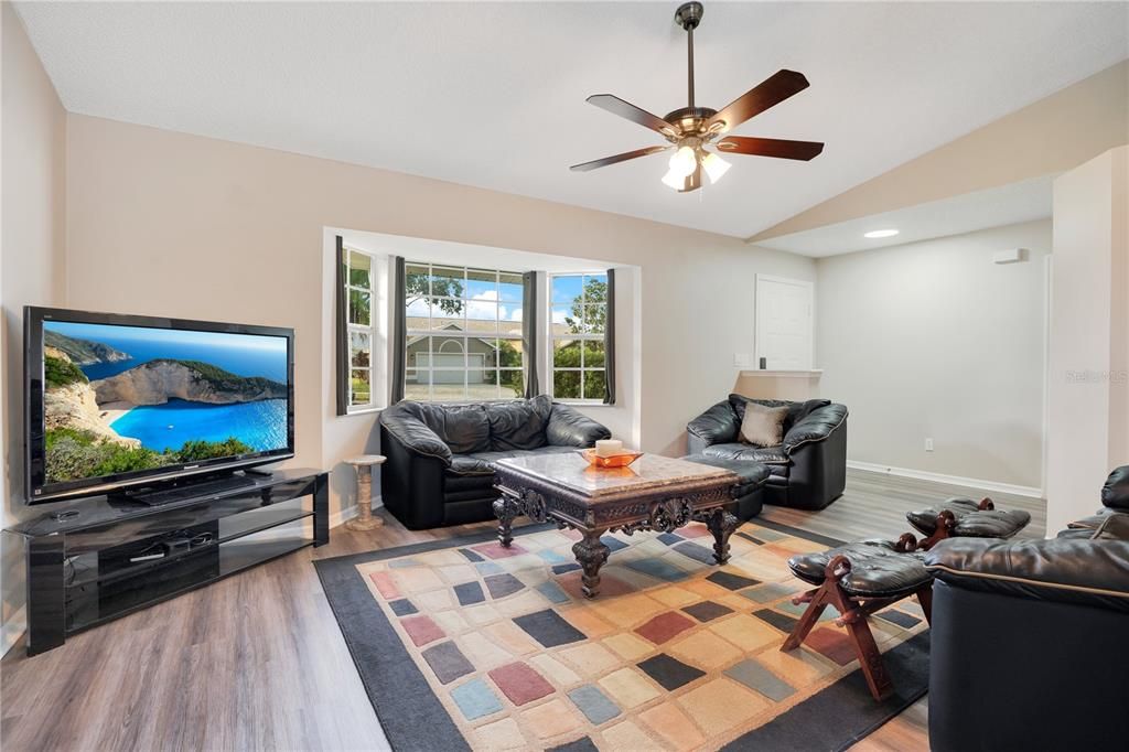 For Sale: $459,000 (3 beds, 2 baths, 1601 Square Feet)